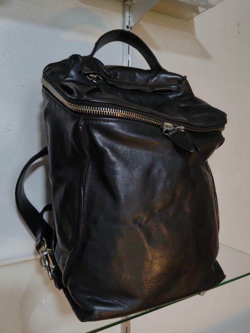alexander wang ORIG (Category: Luxury Bags & Wallets) located in Davao. Submitted by daneyvintage (Listing ID 1270750858, Image 1). Description: no issue.