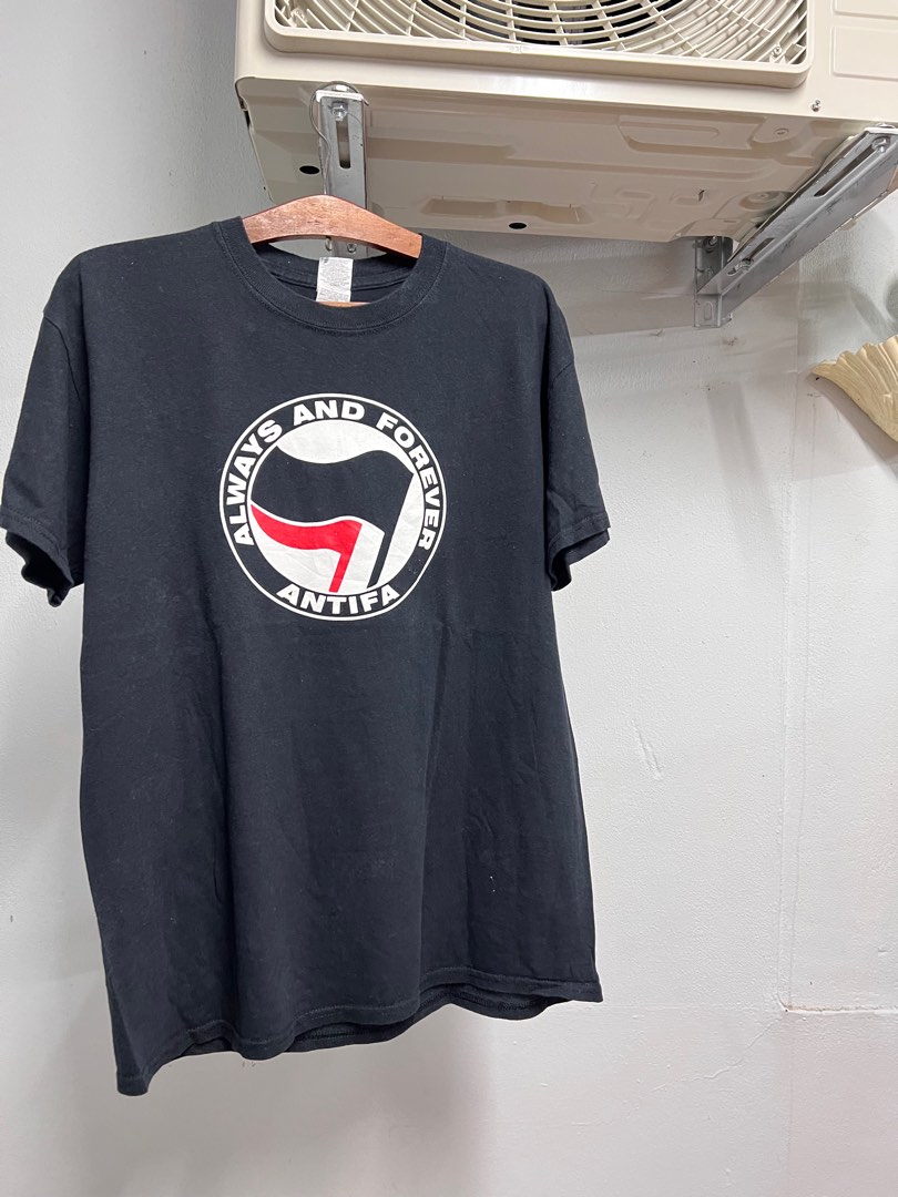 Antifaschistische hotsell aktion shirt
