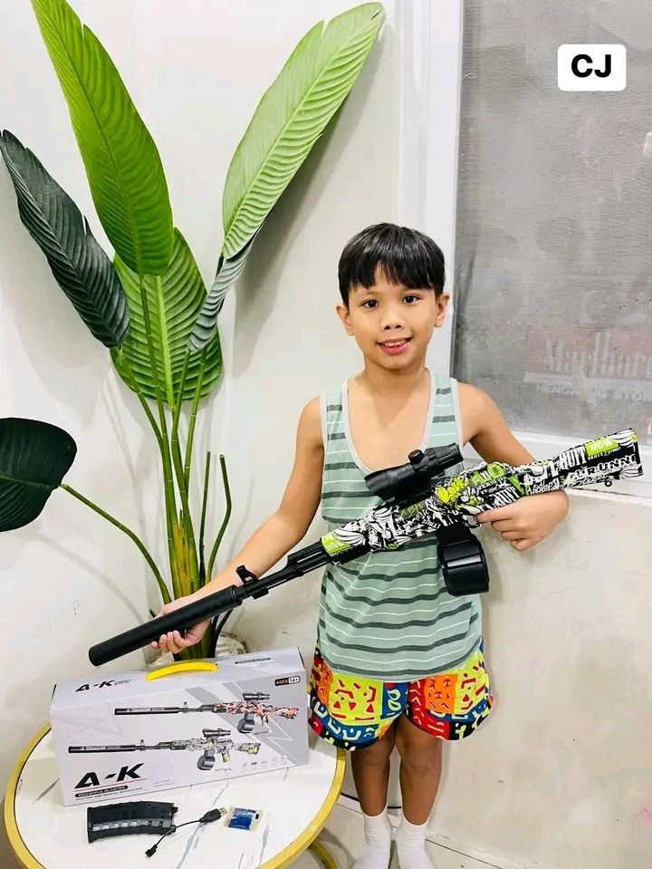 Automatic gel blaster (Category: Action & Battle Toys) located in Manila. Submitted by saguittarian06 (Listing ID 1270830744, Image 3). Description: :AUTOMATIC GEL BLASTER TOY ELECTRIC GUN ✔️With box ✔️Ages-14+ ✔️With free gel blaster ✔️With Silencer ✔️Rechargable.