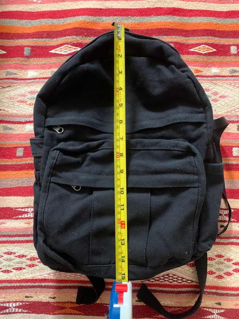 Backpack （分類：背囊）位於 Hong Kong。 由 heatblasttt 提交（商品編號 1270687974，圖片 6）。簡介： Too small for me Brand new condition DM for more information and pictures 。