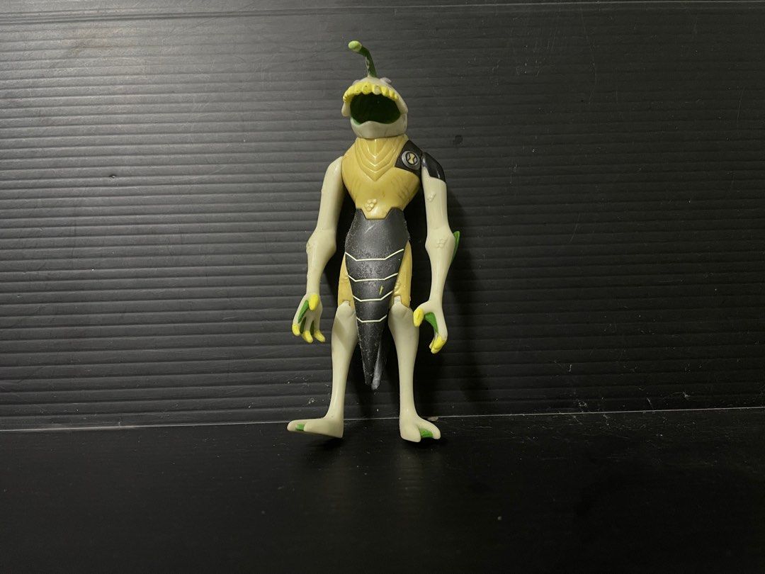 Ben 10 ripjaws toy on sale