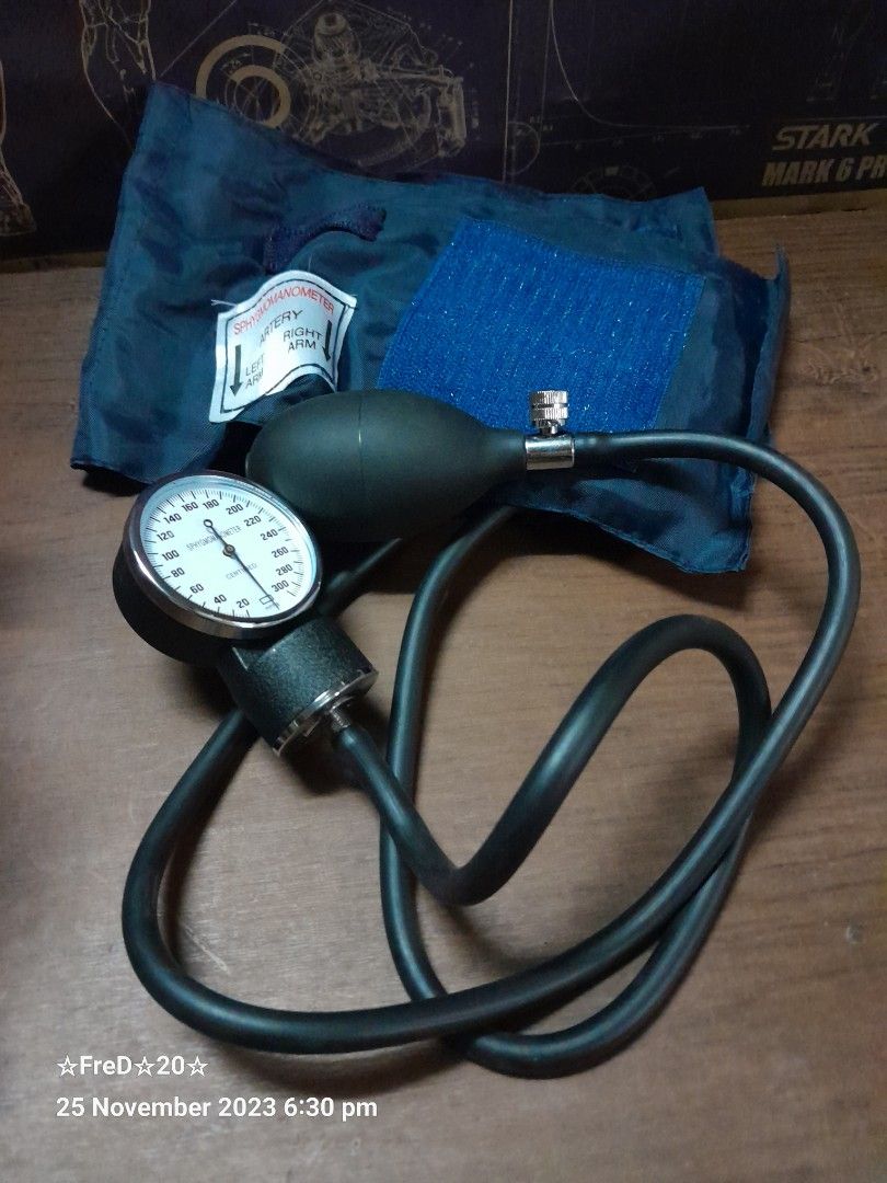 Blue Cross Heart Mate 1000 Series Aneroid Sphygmomanometer Complete w/ Box, Health & Nutrition