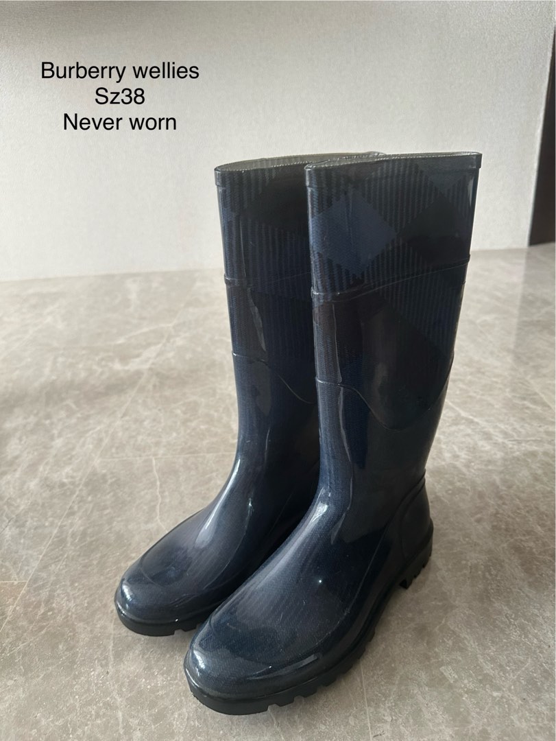Burberry wellington boots top