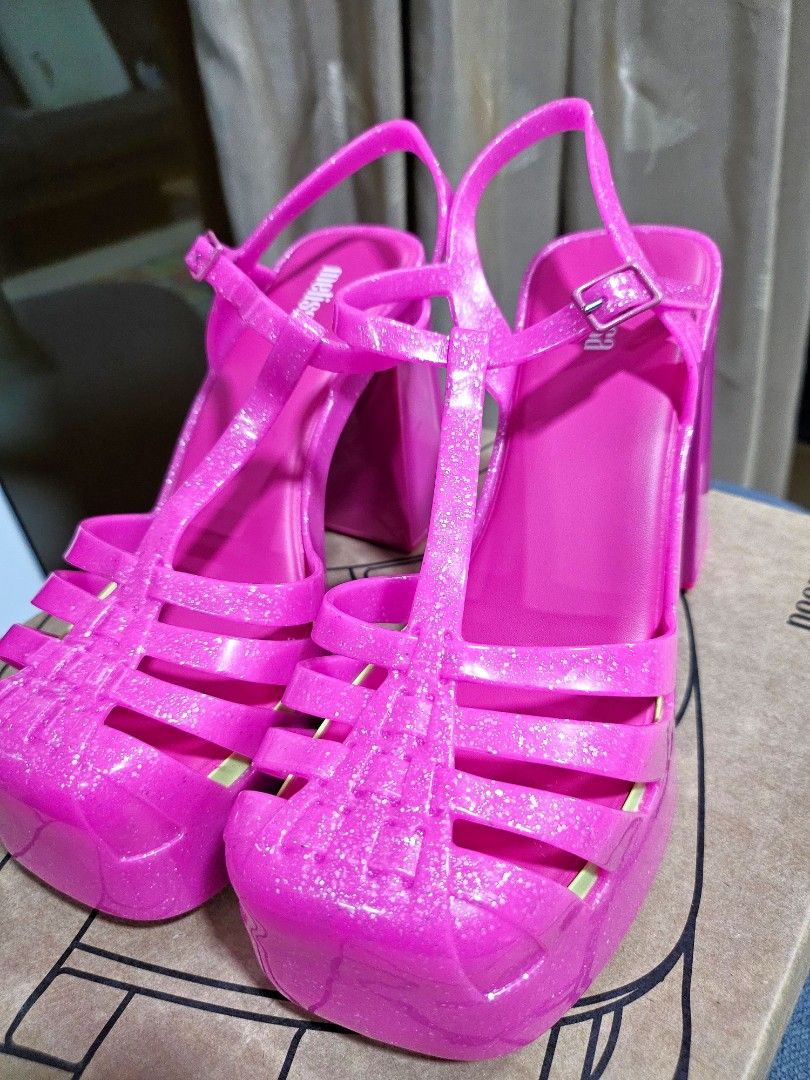 Glitter sales pink shoes