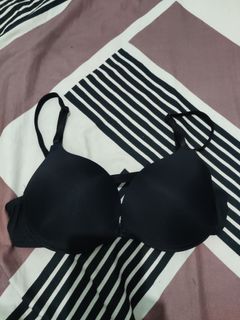 50 dpt 2 bra pilih di list) Black Bra Hitam Silky Smooth BH Size 40/90,  Fesyen Wanita, Pakaian Wanita, Atasan di Carousell