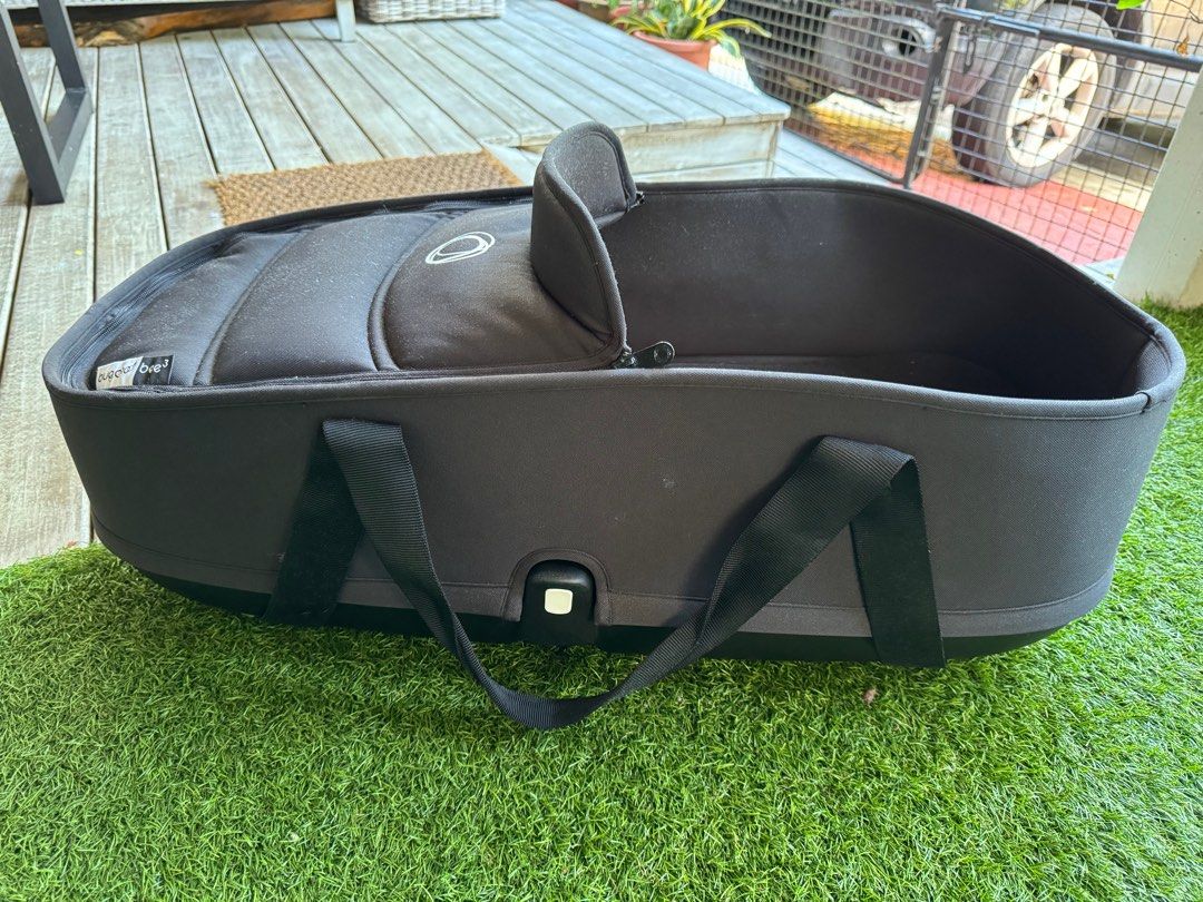 Bugaboo bee deals plus bassinet
