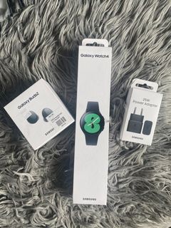 BUNDLE - ORIGINAL Brand New SAMSUNG Galaxy Watch4 and Buds2 in Black with FREE Adapter