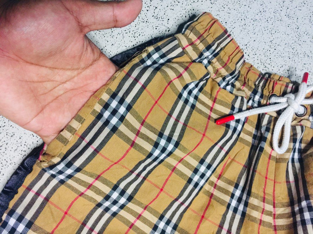 Burberry short pants store