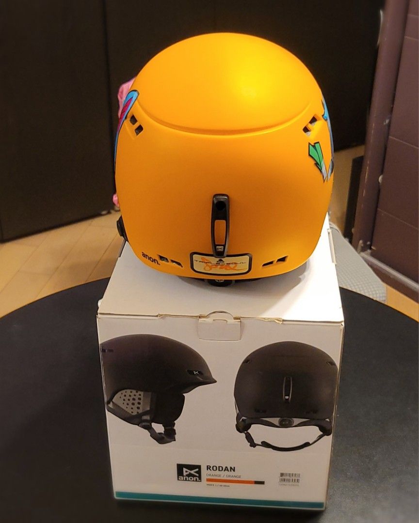 Burton Anon Rodan Helmet, 運動產品, 其他運動配件- Carousell