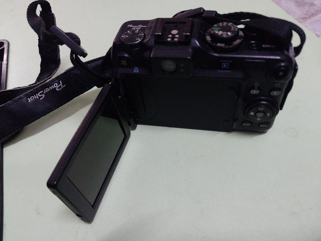 Canon g12 camera.( lens error), Photography, Cameras on Carousell