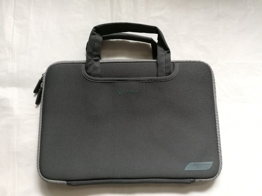 CAPDASE MacBook Air 21 inch laptop sleeve