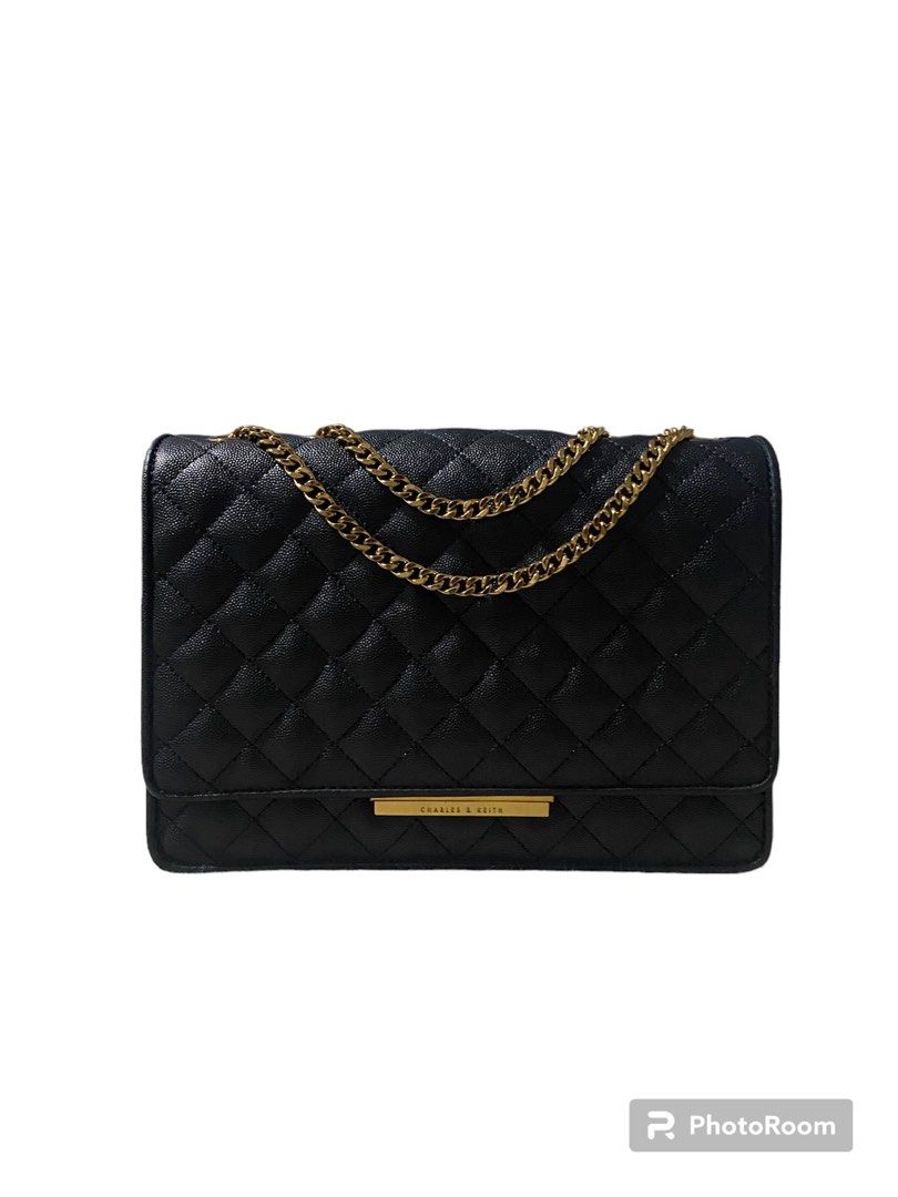 Charles and keith quilted shoulder hotsell bag