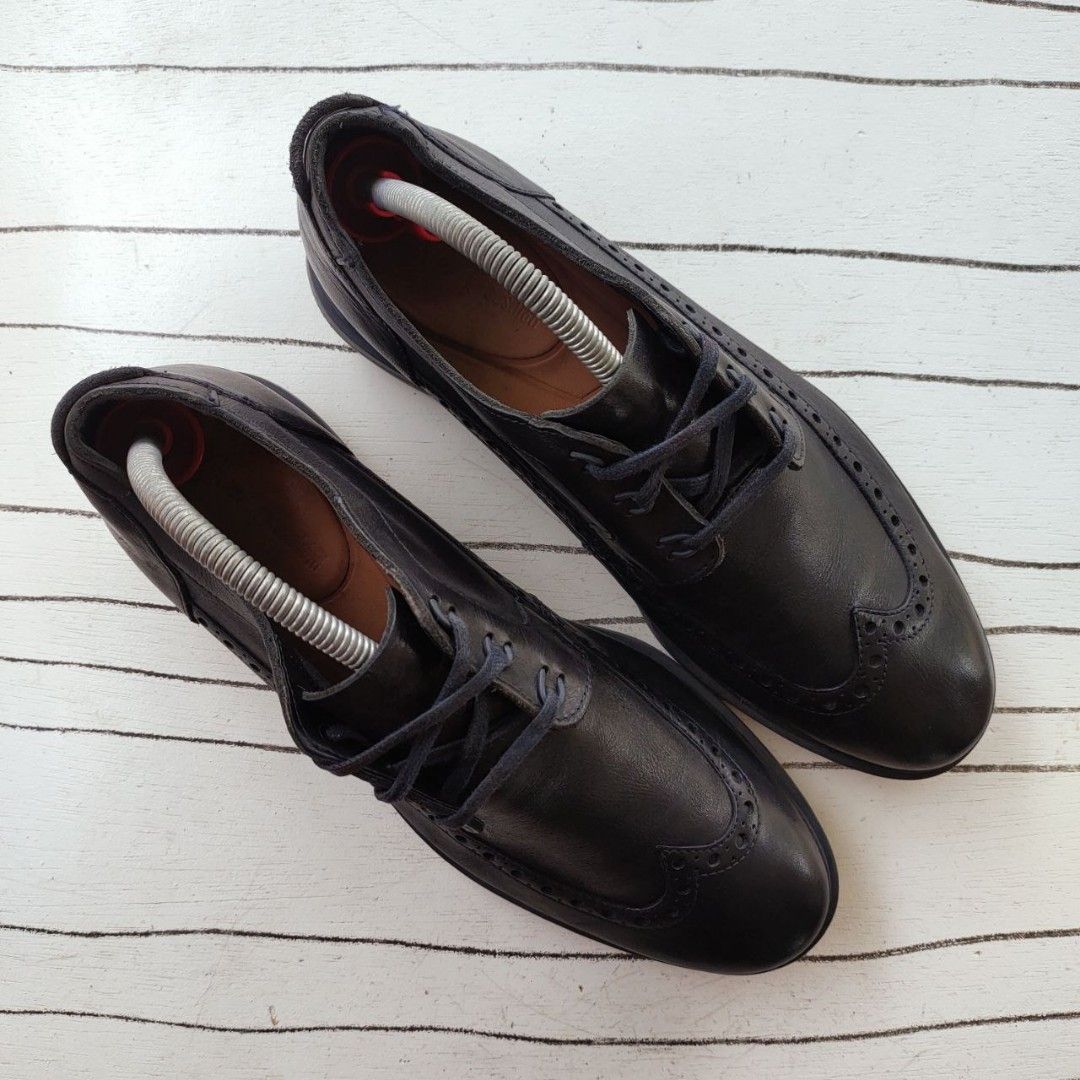 Clarks hotsell cushion shoes