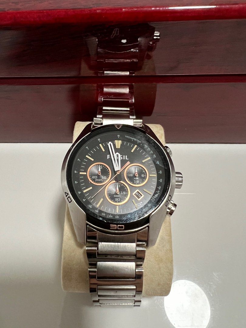 Classic Fossil Watch with Stainless Steel Strap Men s Fashion