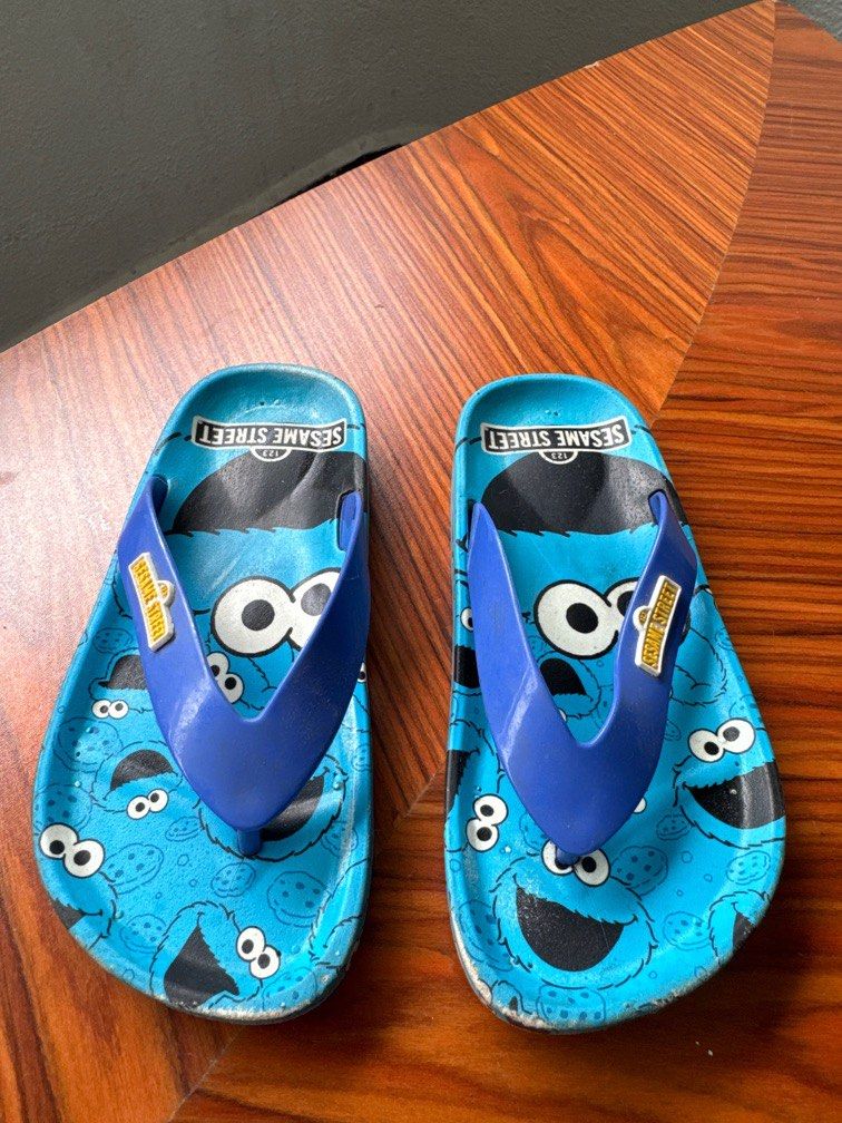 Cookie monster clearance flip flops