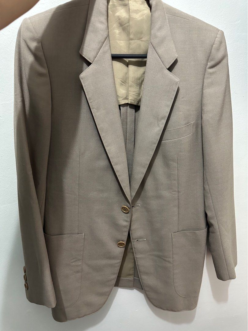 Cream Blazer, Women's Fashion, Coats, Jackets and Outerwear on Carousell