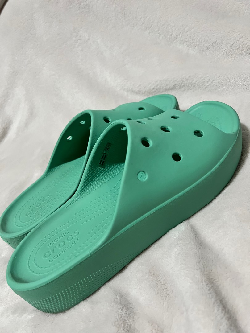 Crocs slippers, Women's Fashion, Footwear, Slippers and slides on Carousell