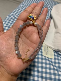 (Category: ) located in . Submitted by shereenshop (Listing ID 1270745182, Image 1). Description: .