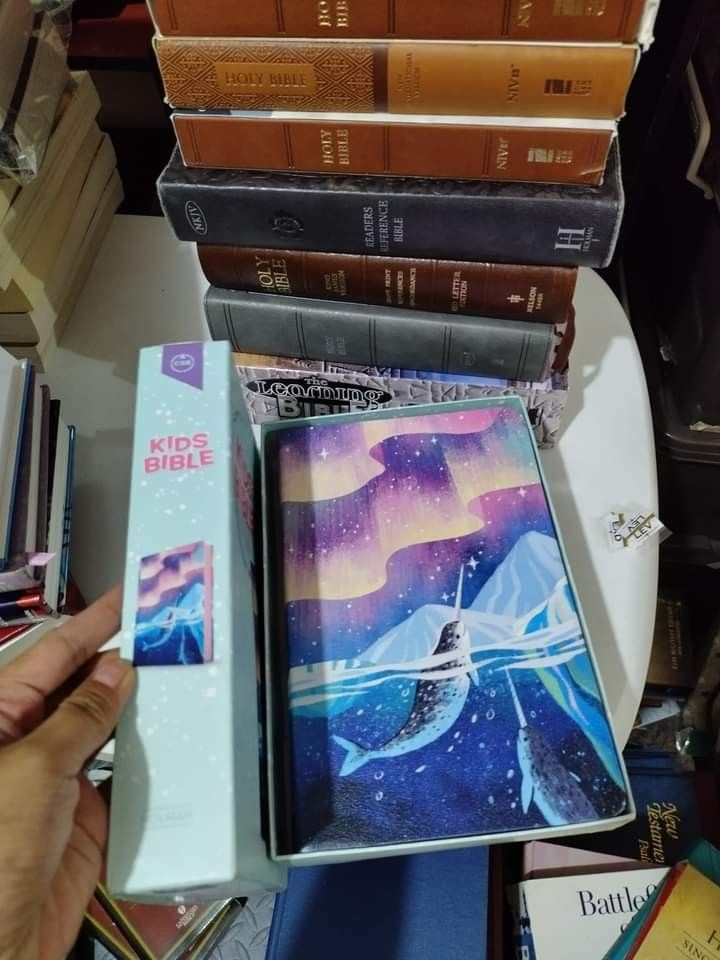CSB Bible brandnew with Box (Category: Religion Books) located in Orani. Submitted by sulitdeals1215 (Listing ID 1270825620, Image 3). Description: CSB Bible brandnew with Box colored Page Edges Narwhal Leather Touch price :1500 php.