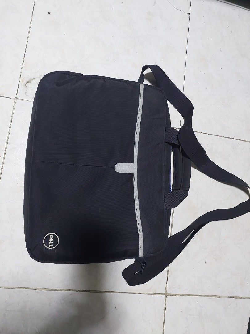 DELL Laptop Bags (Category: Laptop Bags & Sleeves) located in Pateros City. Submitted by jonflor (Listing ID 1270644864, Image 1). Description: Dell Laptop Bags No flaws and deffects RFS: Stock nalang.