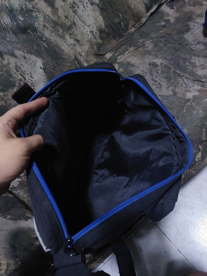 DELL Laptop Bags (Category: Laptop Bags & Sleeves) located in Pateros City. Submitted by jonflor (Listing ID 1270644864, Image 3). Description: Dell Laptop Bags No flaws and deffects RFS: Stock nalang.