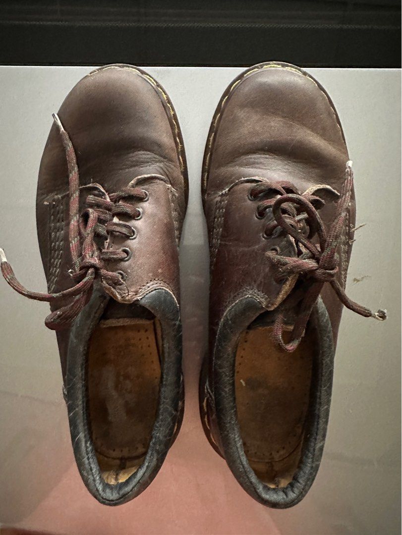 Doc top martens dealers