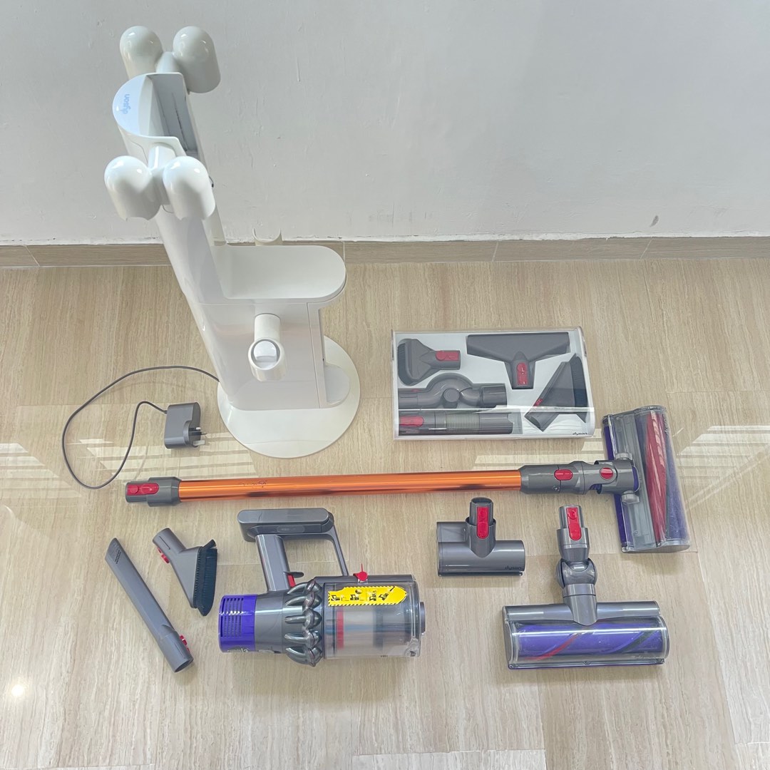 Dyson Vacuum Cleaner V10 Absolute, TV & Home Appliances, Vacuum Cleaner