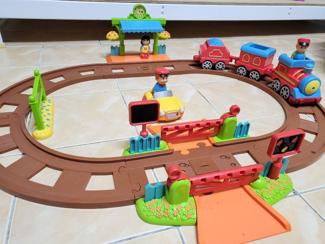 Elc happyland deals train set
