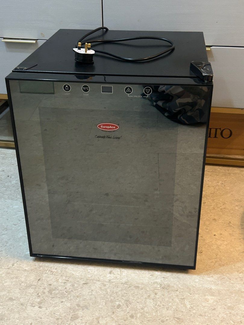 Europace wine chiller, TV & Home Appliances, Kitchen Appliances