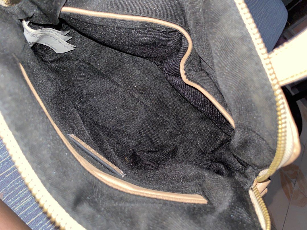 Forever 21 bag(Alma) (Category: Cross-body Bags) located in Quezon City. Submitted by secondglanceph (Listing ID 1265007071, Image 3). Description: Unnoticeable stains due to storage. Still looks good and presentable .
