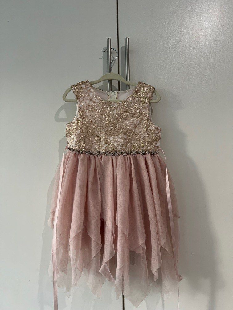 Formal dress for 2T (Category: Babies & Kids Fashion) located in Quezon City. Submitted by oidua (Listing ID 1270720297, Image 1). Description: Formal dress for 2T With sequins, rhitestones and tulle.