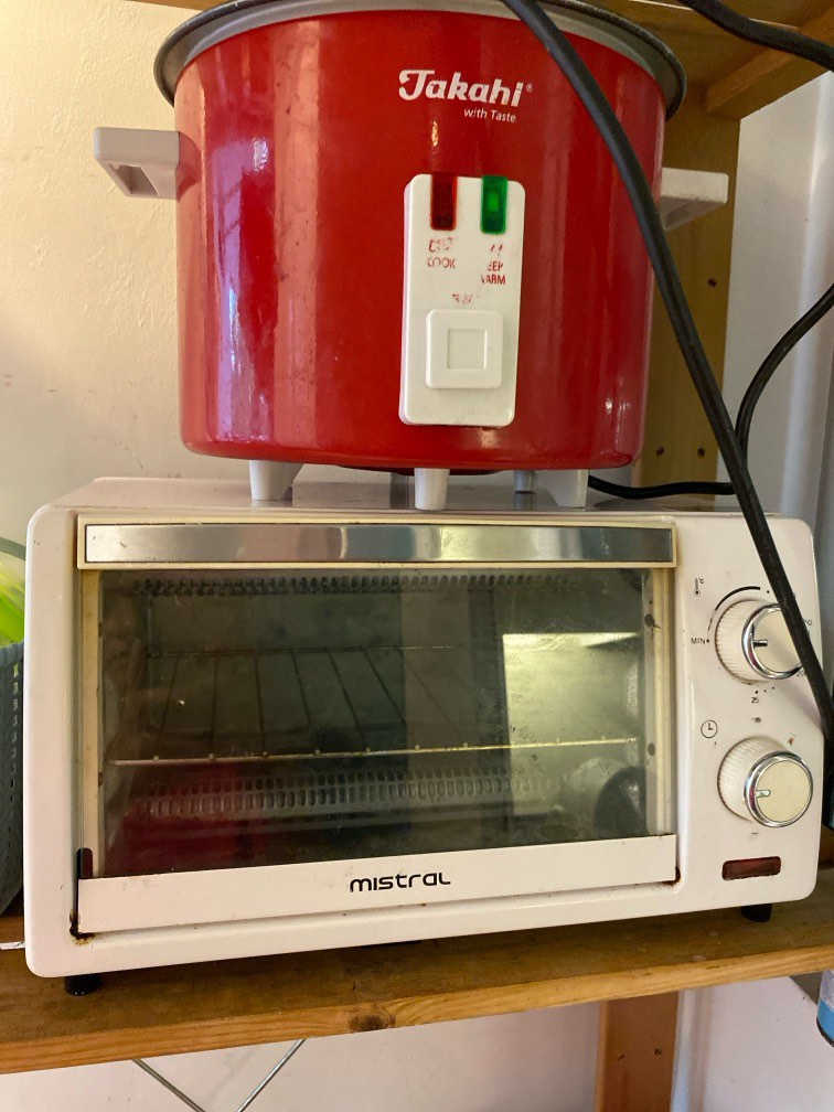 Giving away rice cooker + small oven, TV & Home Appliances, Kitchen