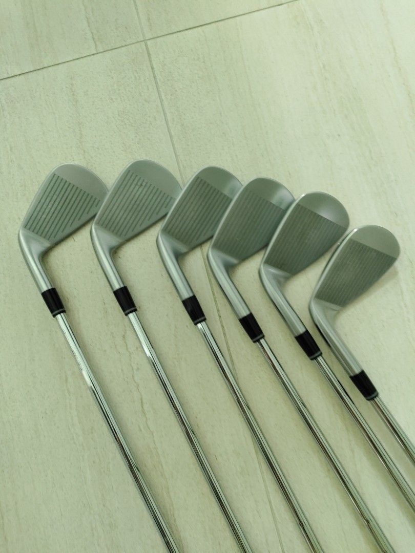 Golf irons set (Fourteen golf), Sports Equipment, Sports & Games, Golf