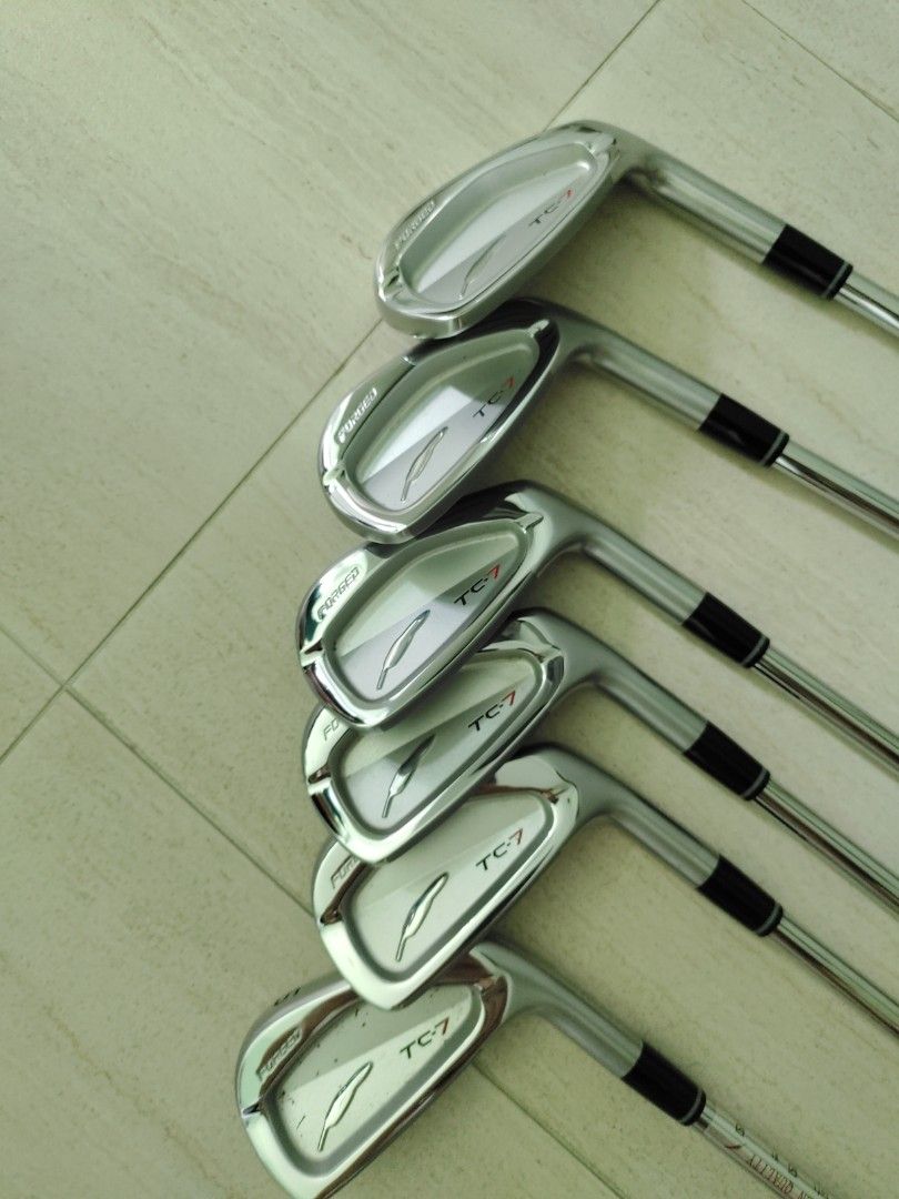 Golf irons set (Fourteen golf), Sports Equipment, Sports & Games, Golf