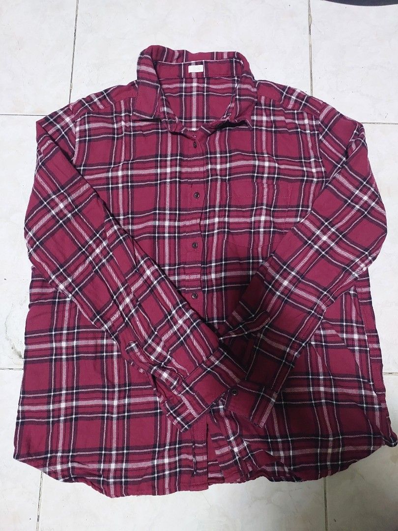 GU Longsleeve (Category: Longsleeves) located in Pateros City. Submitted by jonflor (Listing ID 1270644661, Image 1). Description: GU checkered Red Longsleeve XL on Tag buy can fit with L.