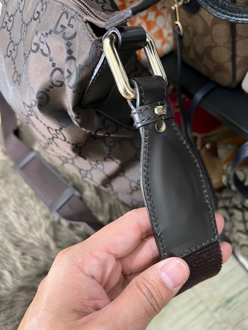 Gucci Brown Guccissima Messenger Bag (Category: Luxury Bags & Wallets) located in Quezon City. Submitted by eclipse.leandro (Listing ID 1270773665, Image 3). Description: Gucci Brown Guccissima Messenger Bag 46.5cm x 35 cm Condition: 9/10 All products are 100% Authentic bought from Japan. We’re not affiliated with the brands listed. #LuxuryJPNFinds #LuvLuxe.