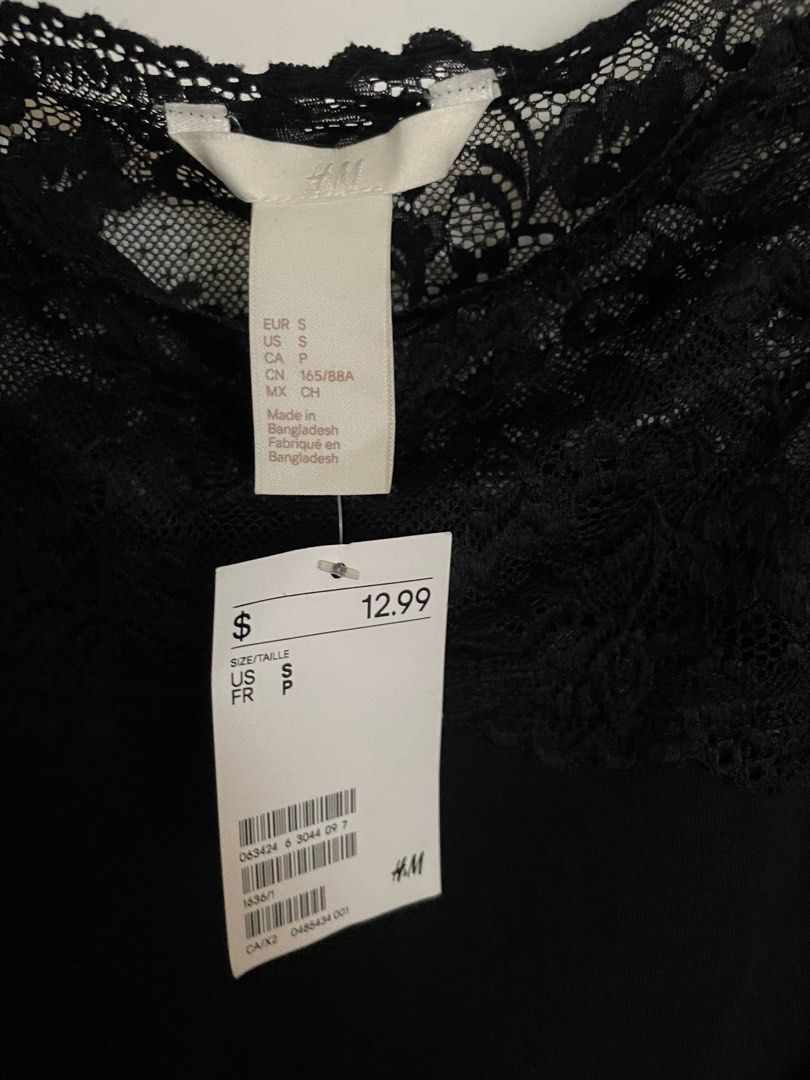 H&M brand new top (Category: Blouses) located in Mandaluyong City. Submitted by itisntso (Listing ID 1270697584, Image 2). Description: BRAND NEW H&M TOP WITH TAG never used. Original price 660 Mandaluyong area for lalamove/Grab shipping.