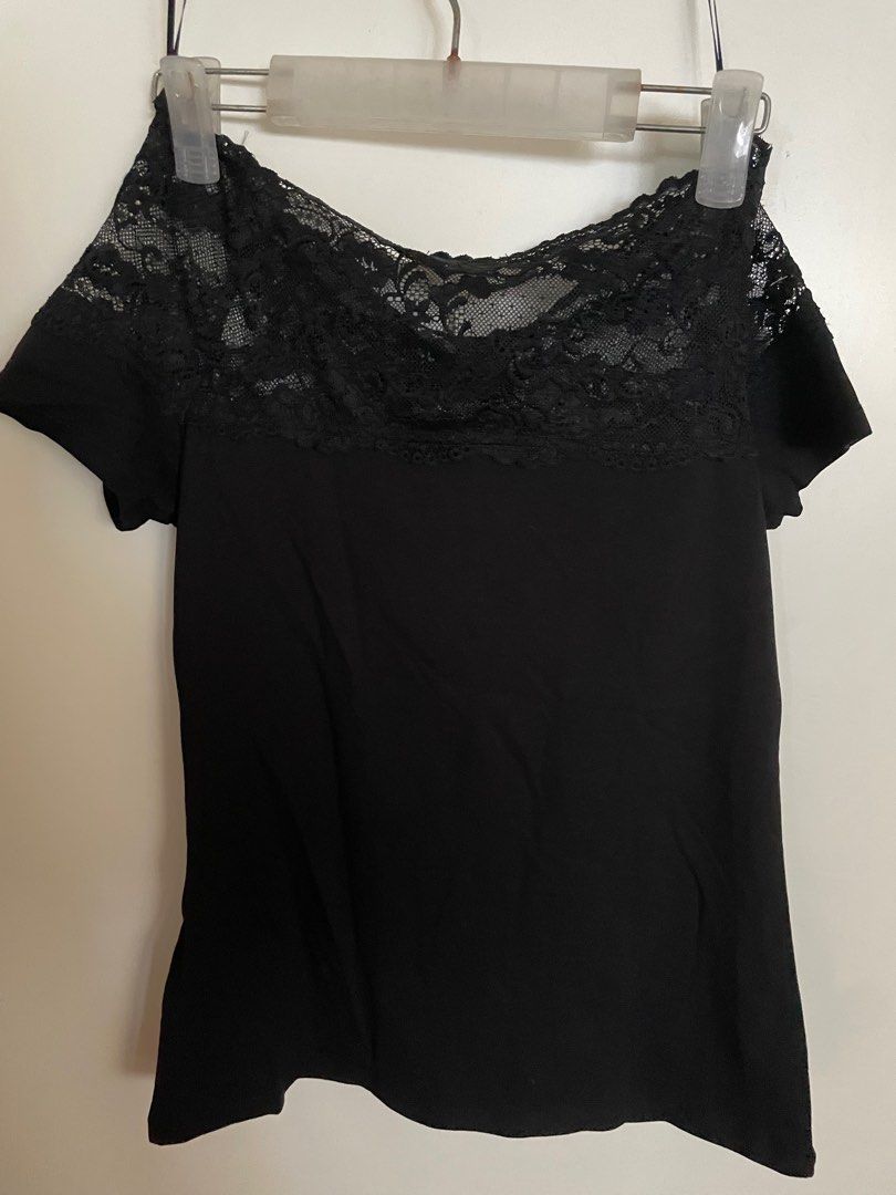 H&M brand new top (Category: Blouses) located in Mandaluyong City. Submitted by itisntso (Listing ID 1270697584, Image 3). Description: BRAND NEW H&M TOP WITH TAG never used. Original price 660 Mandaluyong area for lalamove/Grab shipping.