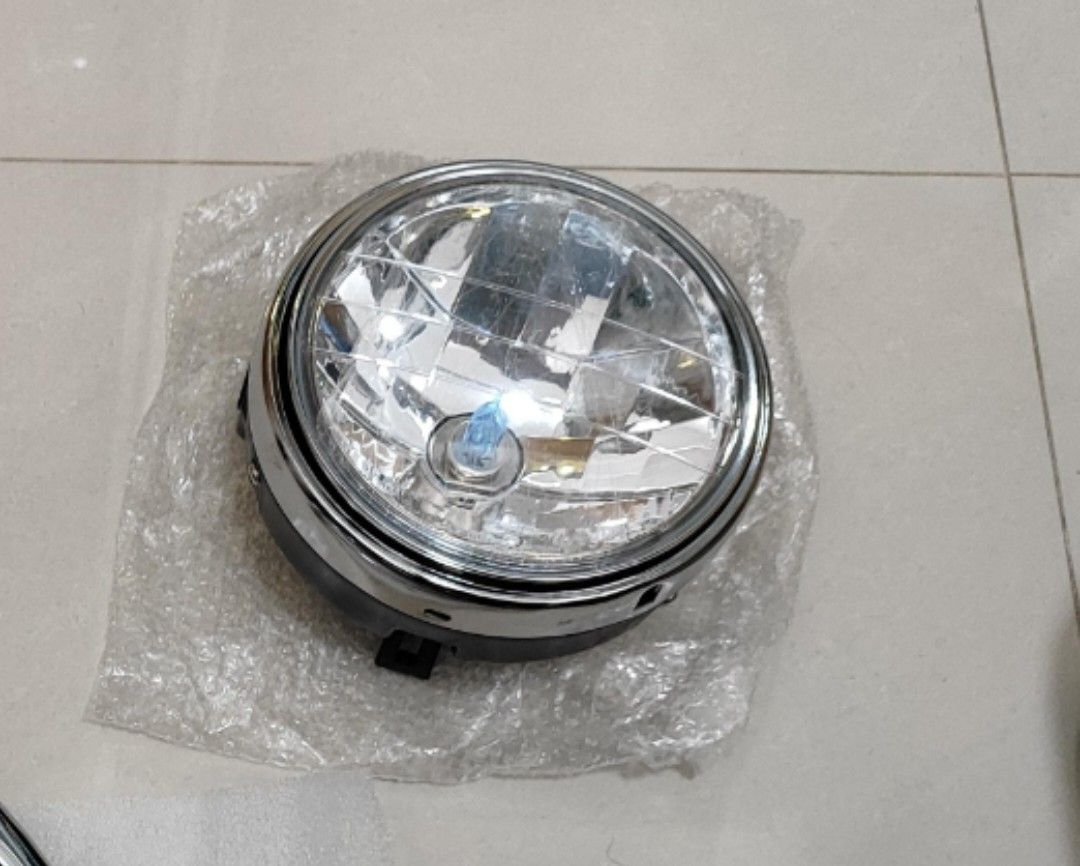Headlight (Category: Motorcycle Accessories) located in Singapore. Submitted by 99global (Listing ID 1270819664, Image 2). Description: Ready stock available.