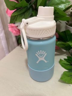 Hydro flask x vans, Furniture & Home Living, Kitchenware & Tableware, Water  Bottles & Tumblers on Carousell