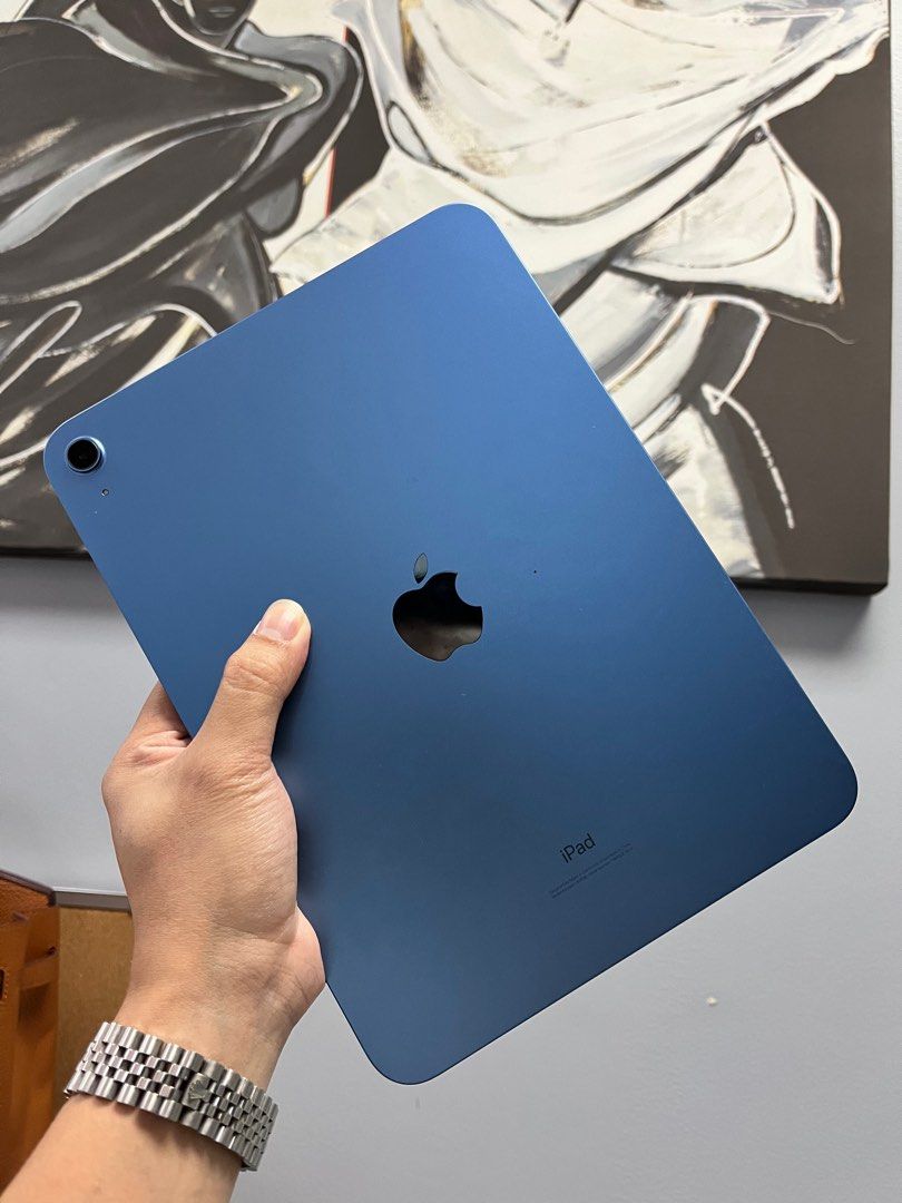 iPad Air Wifi - 256 - Blue (Category: iPad) located in Manila. Submitted by mrcb07 (Listing ID 1270679374, Image 2). Description: Unit Complete Box Charger Nillkin Keyboard Php 35,000.00 w Power Mac Warranty Meet Up and Test all you want Shangrila - BGC The Fort .