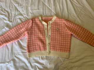 (Category: ) located in . Submitted by dinascloset_ (Listing ID 1270670349, Image 1). Description: .