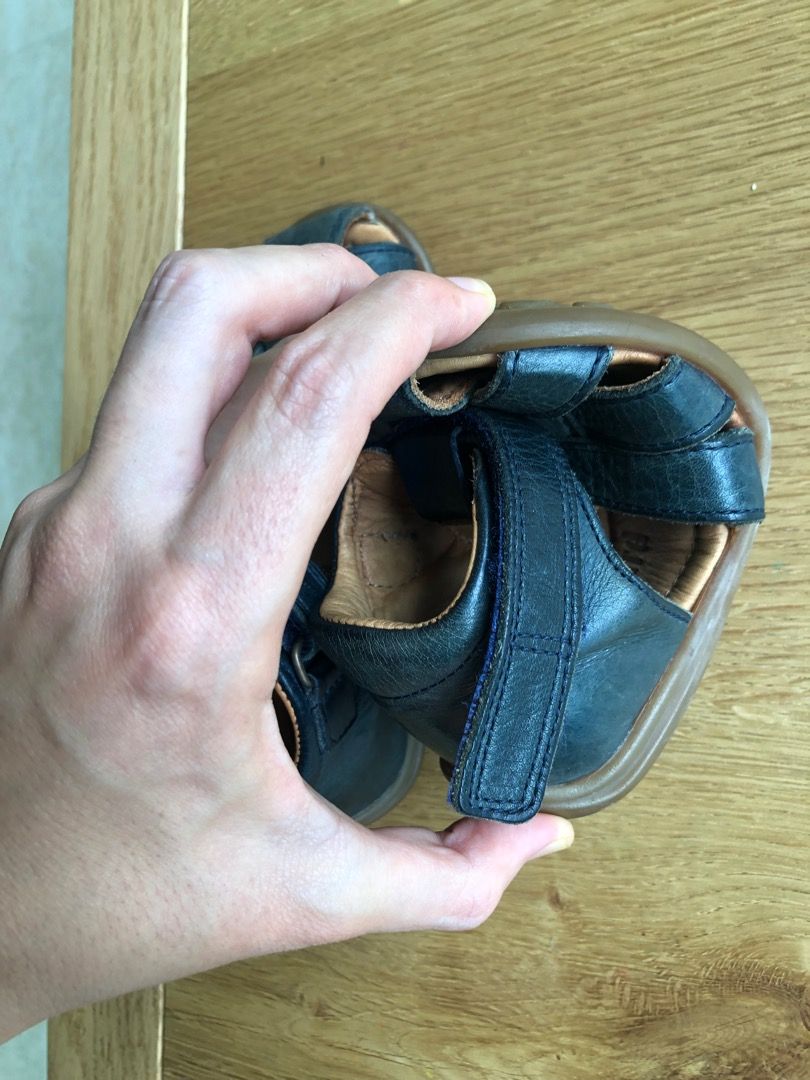 Quality leather sandals store