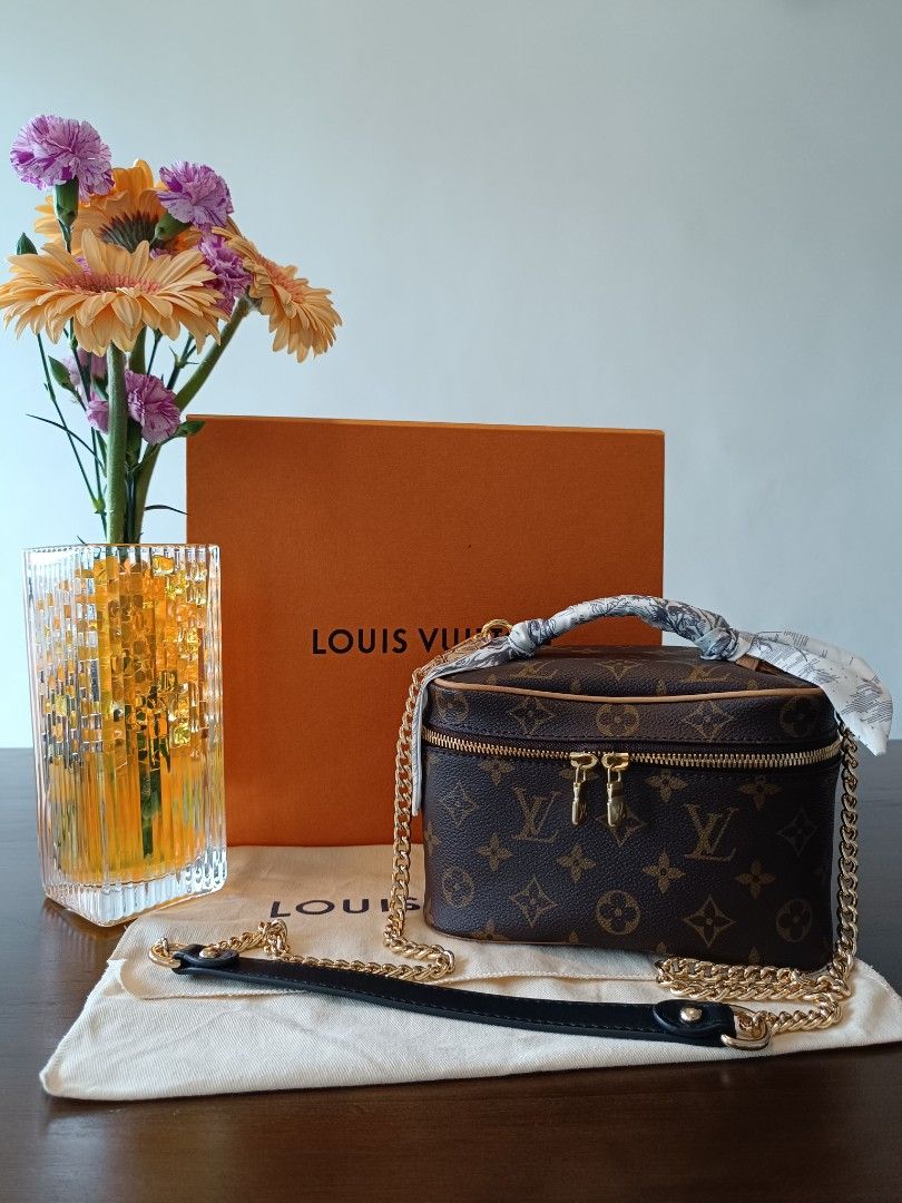 Mini lv hotsell pouch