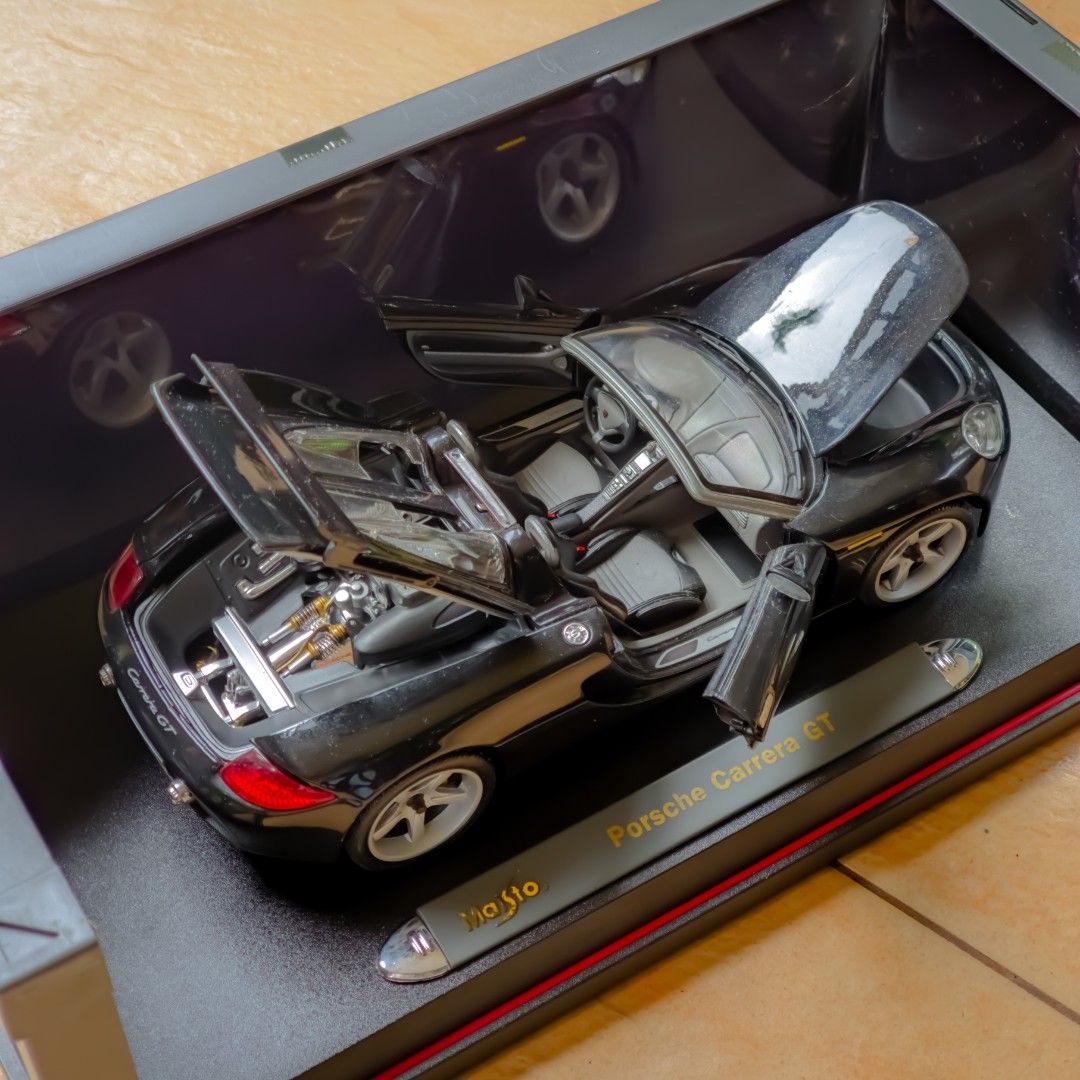 Maisto 1:18 Porsche Carrera GT (980) (PREMIERE EDITION)