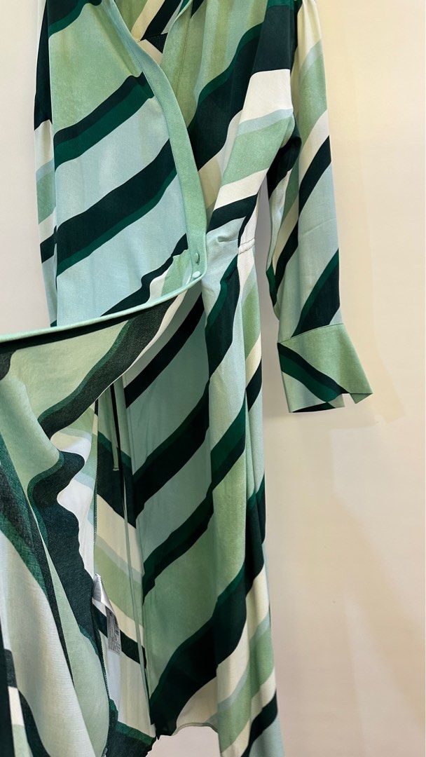 Mango wrap around green Dress, Women's Fashion, Dresses & Sets, Dresses on Carousell Mango wrap around green Dress, Women's Fashion, Dresses & Sets, Dresses on Carousell