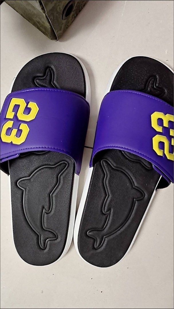Men s slippers Limited stock . Available EU size 39 40 41 42 43