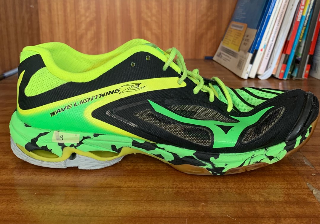 Mizuno wave shop lightning z3 green