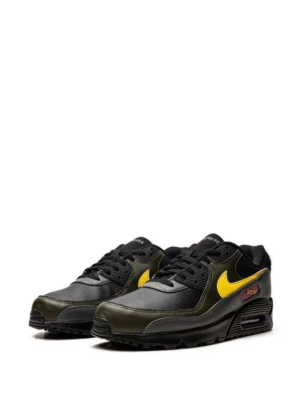 Nike air max sales with gold tick