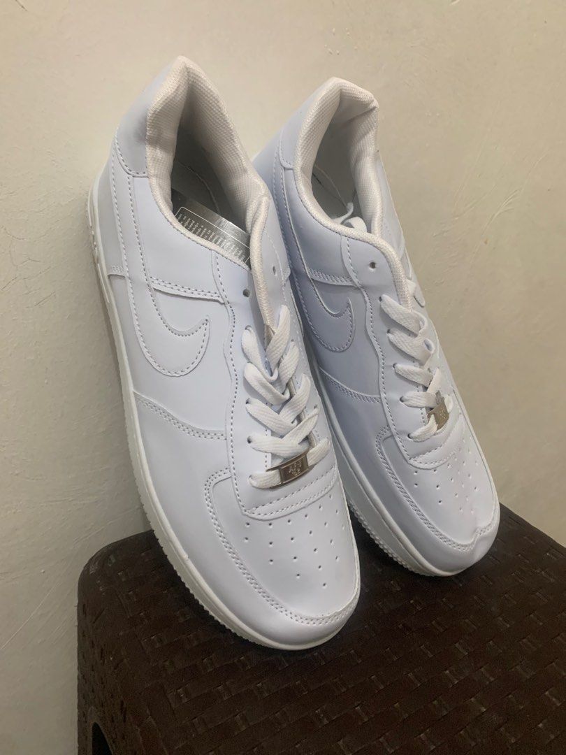 nike football strike drill top in white